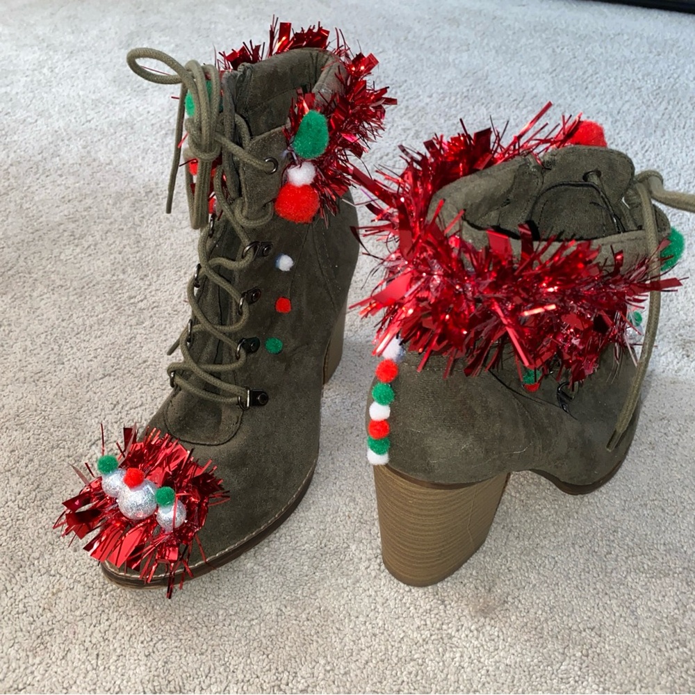 Candies Ugly Christmas Sweater Party Boots Bootie’s Women's 10 Block Heel